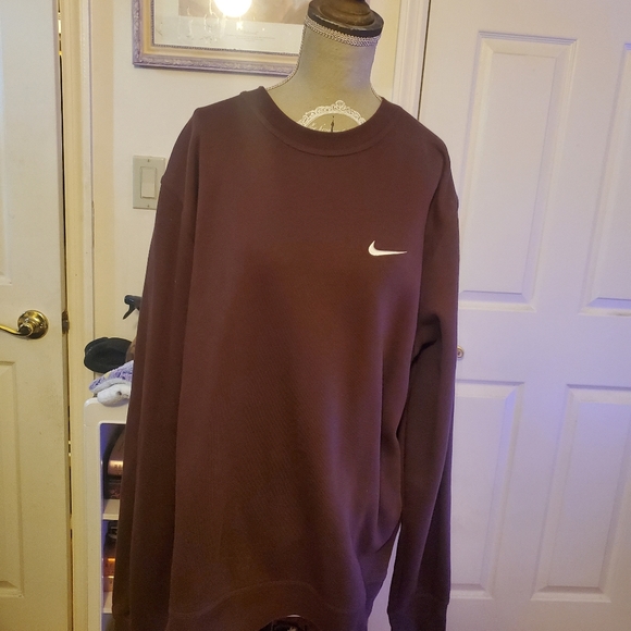 Nike Sweatshirt - Picture 9 of 11